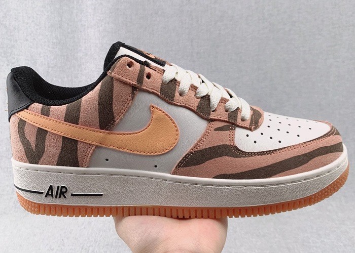 Air Force 1 Low Premium 'Daktari Stripes' Coconut Milk/Atomic Orange/Fuel Orange DJ6192-100